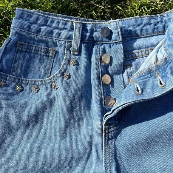 Blue Star-Studded Princess Polly “Mom” Shorts - Picture 4 of 7